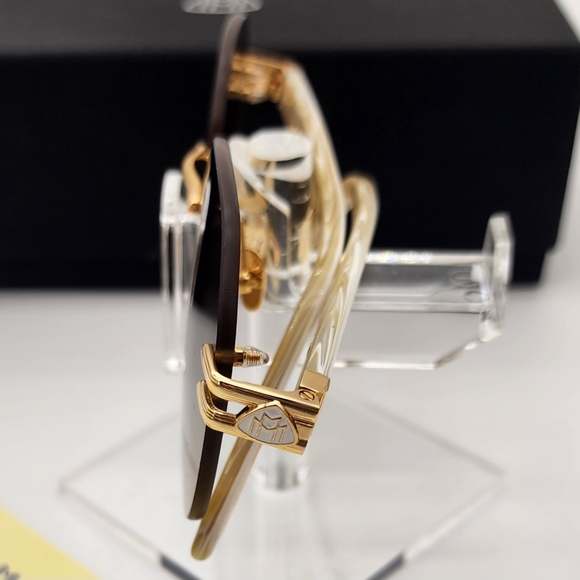 Authentic Maybach Sunglasses - Picture 12 of 12
